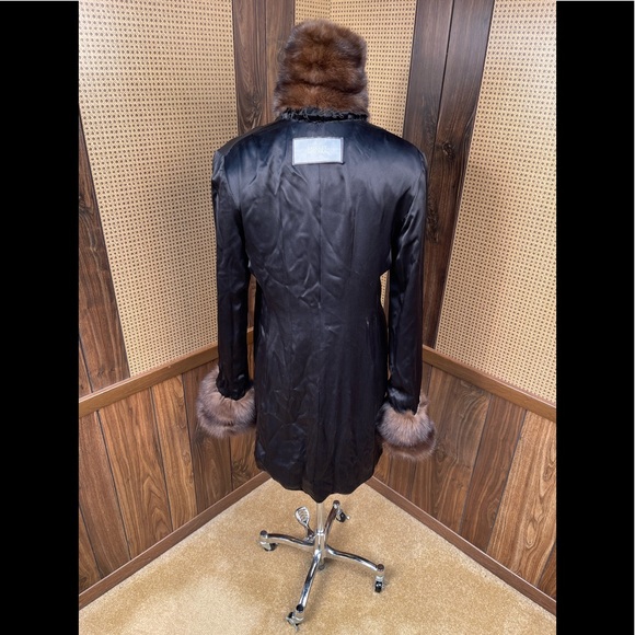 Badgley Mischka Broadtail & Russian Sable Trim Fur Robe Style Belt Jacket Coat S - Picture 10 of 12
